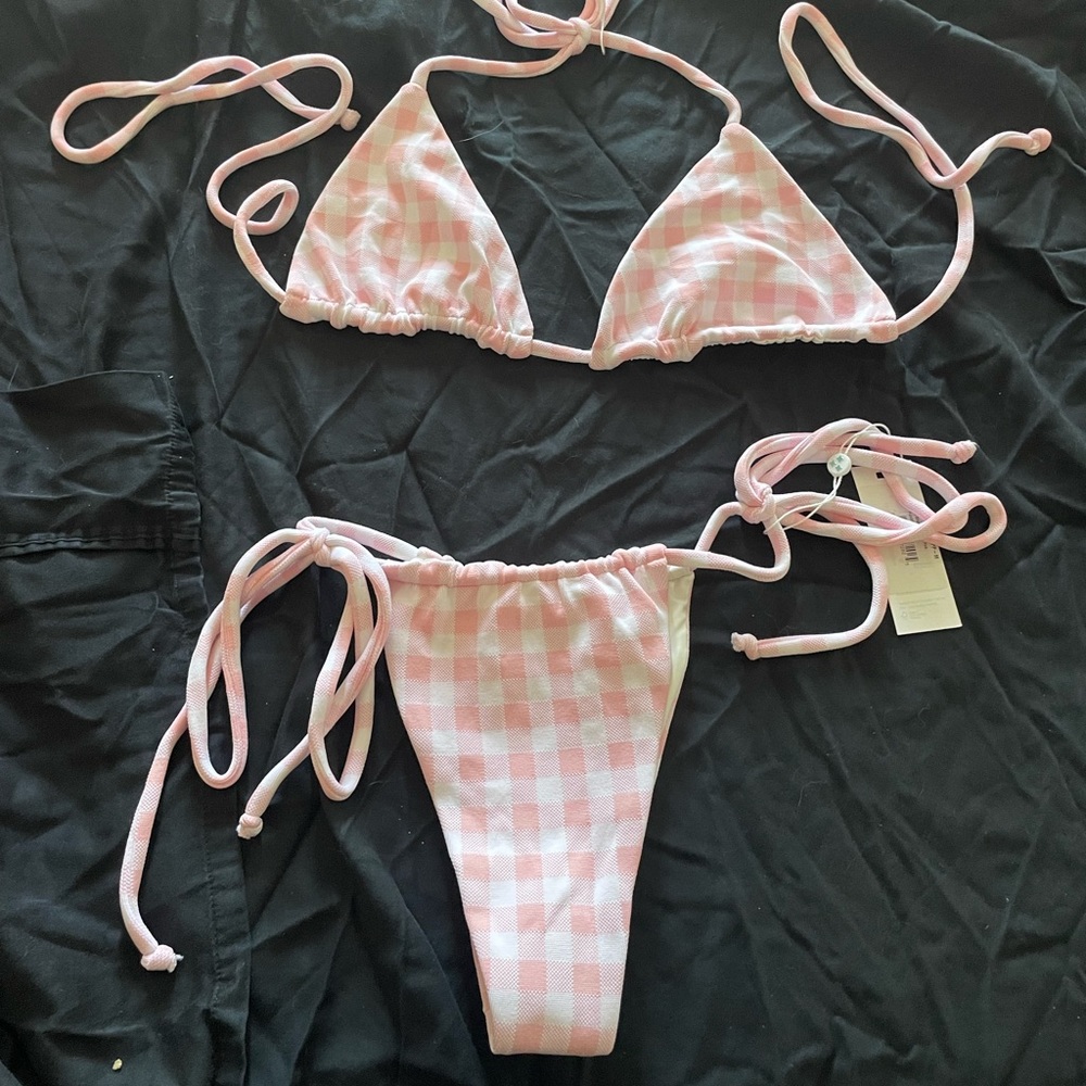 Frankie’s Bikinis Pink Gingham bikini. New with tags- size Medium